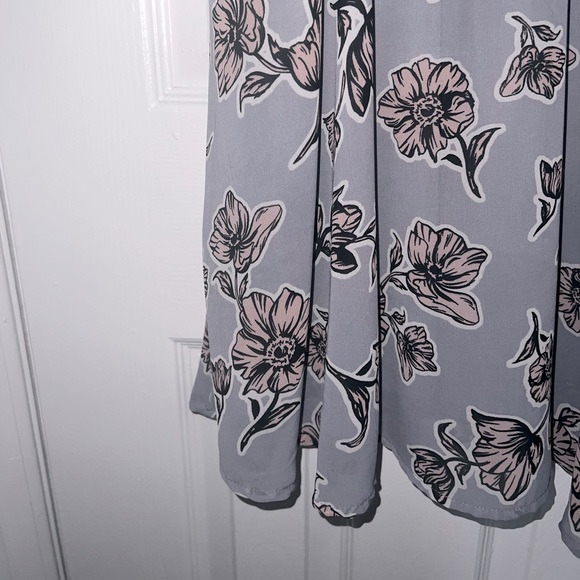 Floral Formal Flowly Dress - Picture 2 of 4